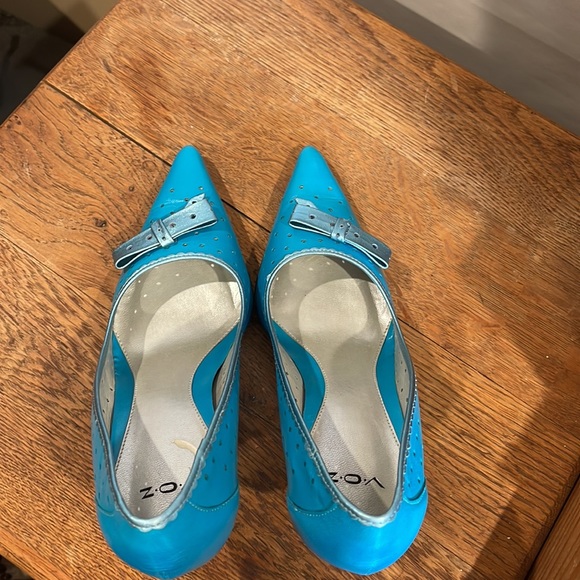 Voz turquoise perforated pointed toed heels size 6 1/2 - Picture 5 of 7